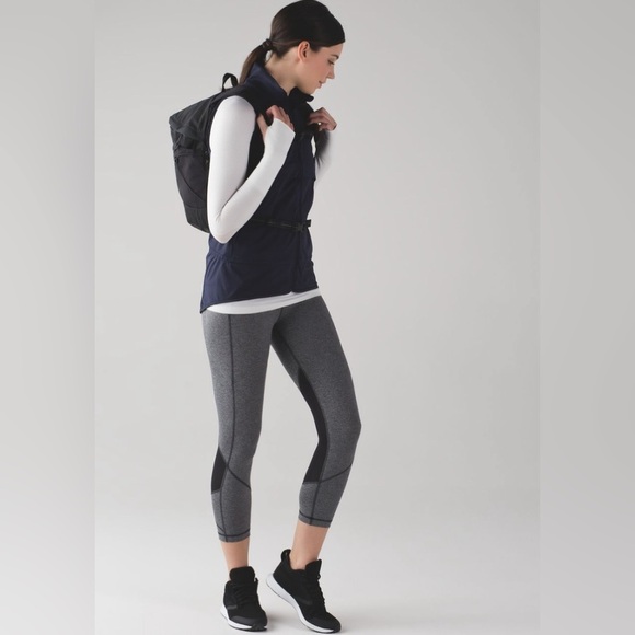 Lululemon Women’s Pace Rival Crop 22’ Leggings, Size 4 - Picture 2 of 14